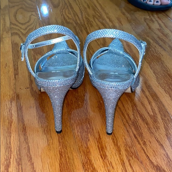 Brand New Caparros Women Heels - Picture 3 of 3